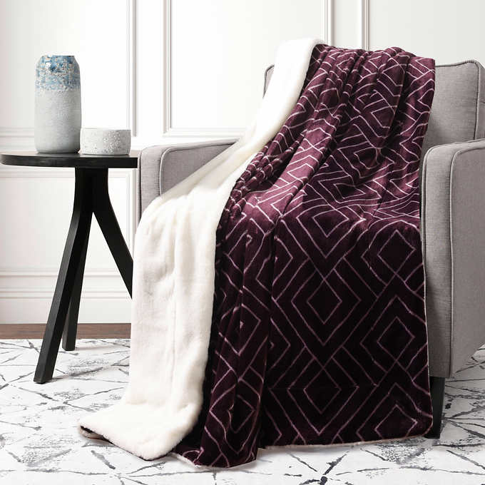 Life Comfort The Ultimate Throw I Luxurious Faux Fur Reversing to Plush 60 in x 70 Purple